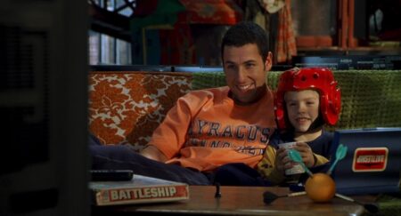 Dia dos Pais: Histórias sobre pais para assistir nos streamings Adam Sandler como Sonny e Cole Sprouse como Julian em O Paizão (Reprodução)