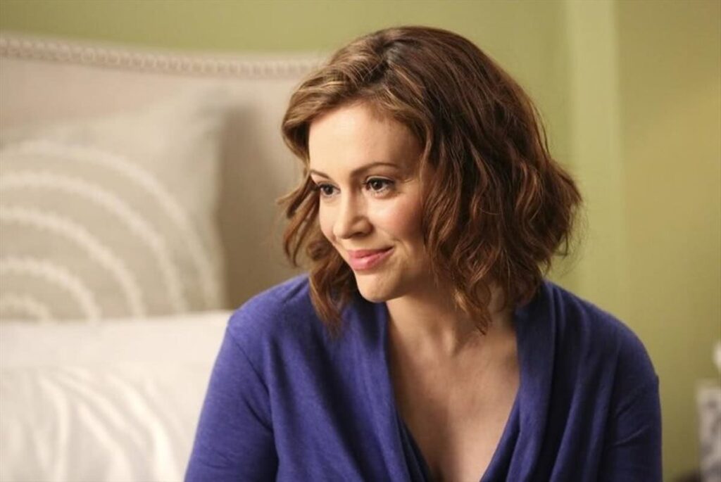Alyssa Milano salva tio que teve ataque cardíaco enquanto dirigia Alyssa Milano (Reprodução)