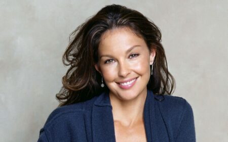 Ashley Judd volta a andar após acidente gravíssimo Ashley Judd