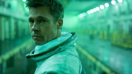Brad Pitt, Margot Robbie e Tobey Maguire são fotografados em set de novo filme Brad Pitt em Ad Astra