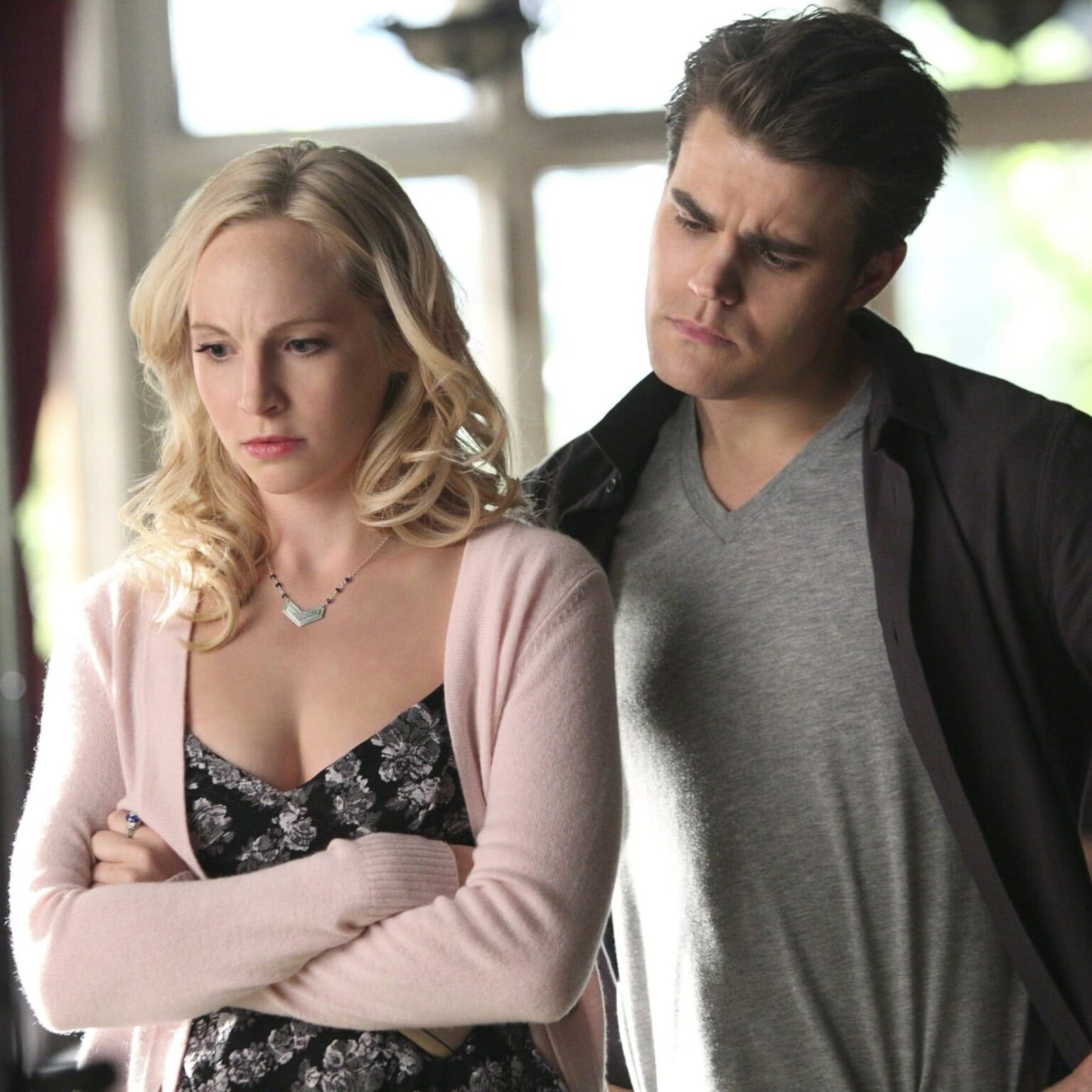 Caroline (Candice King) e Stefan (Paul Wesley) em THe Vampire Diaries (Reprodução)