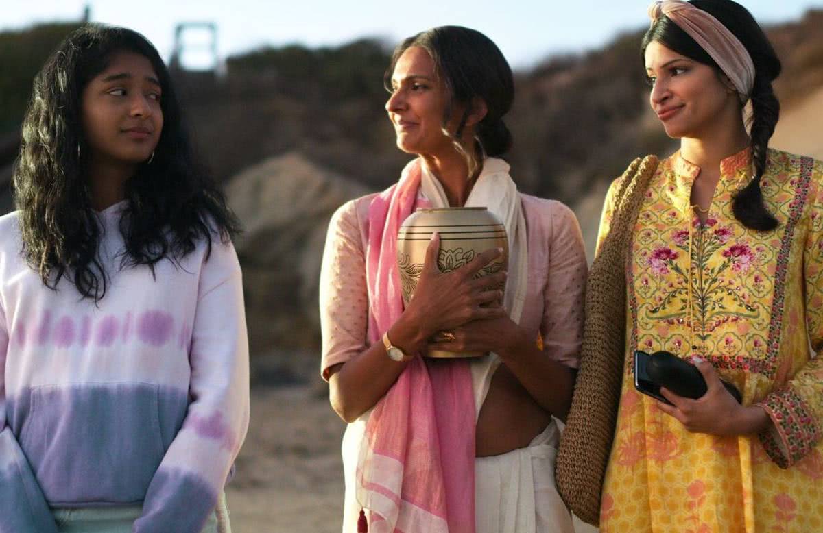 Estrela de Eu Nunca... é convidada para jantar da Netflix e faz discurso 1 Nalini (Poorna Jagannathan) em Eu Nunca... (Reprodução)