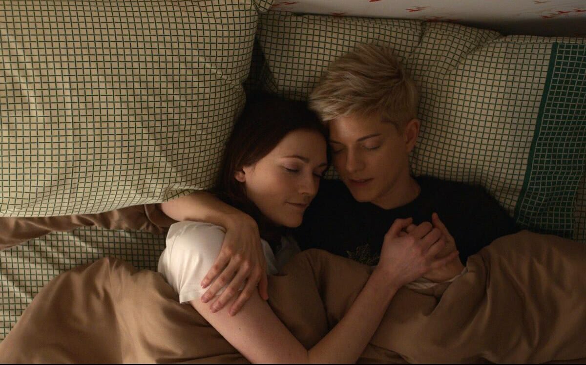 10 séries LGBTQIA+ que todo mundo devia assistir 5 Cena de Feel Good Reproducao e1628477096254