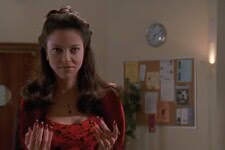 Drusilla (Juliet Landau) em Buffy, A Caça-Vampiros (Reprodução)