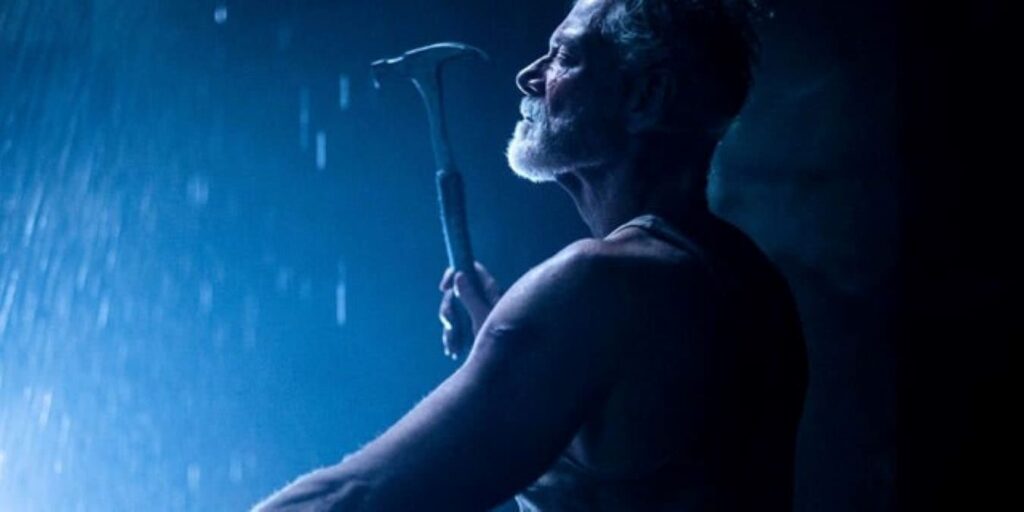 Ator responde se espera um terceiro filme de O Homem nas Trevas Stephen Lang em O Homem nas Trevas 2 (Reprodução)