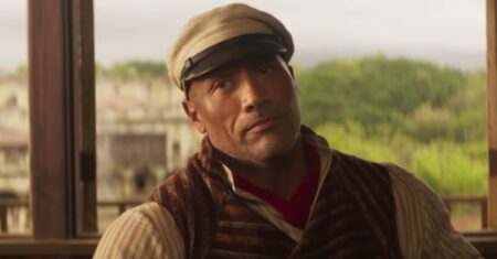 Dwayne Johnson em Junhgle Cruise (Reprodução / Disney)