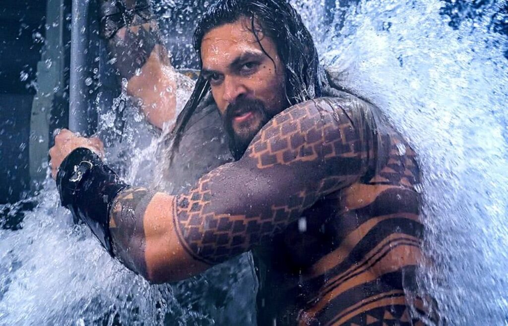 Logos oficiais Aquaman 2 e The Flash são revelados Jason Momoa como Aquaman (Reprodução / DC)