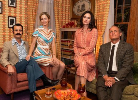 Série da HBO é paralisada após barraco entre diretores Elenco de The White House Plumbers (Divulgação)