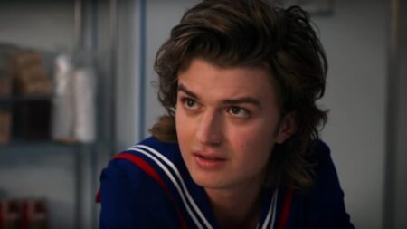 Joe Keery em cena de Stranger Things Reproducao
