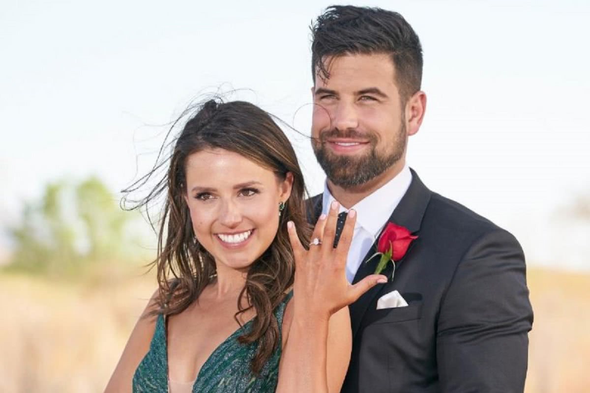 Katie Thurston gets engaged to Blake Moynes on Bachelorette S17 finale