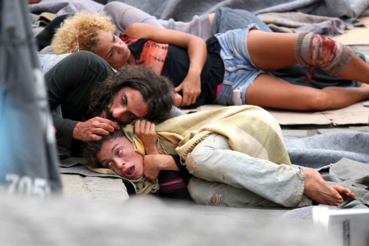 Larissa Grazi Massafera na cracolandia em cena de Verdades Secretas Reproducao