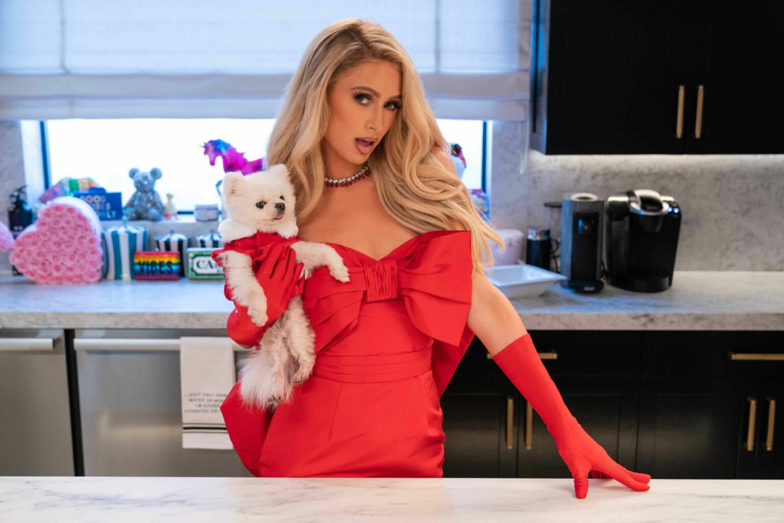 Paris Hilton em Cooking With Paris (Divulgação)