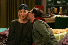 Penny (Kaley Cuoco) e Leonard (Johnny Galecki) em The Big Bang Theory (Reprodução)