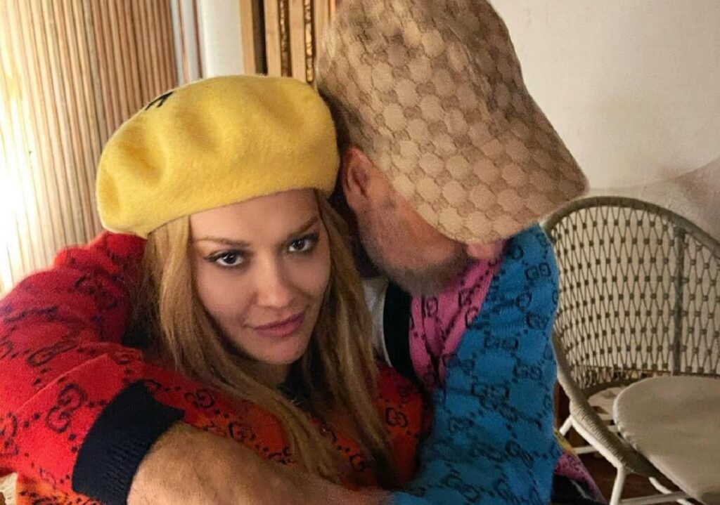 Rita Ora se muda para morar com diretor de Thor: Amor e Trovão Rita Ora Taika Waititi Instagram 1619512971270