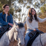 Astro de Ele é Demais revela cena mais difícil 7 Tanner Buchanan e Addison Rae em Ele e Demais