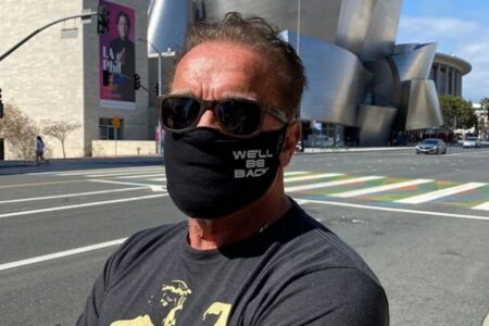 Arnold Schwarzenegger explica comentários polêmicos sobre COVID-19 Arnold Schwarzenegger