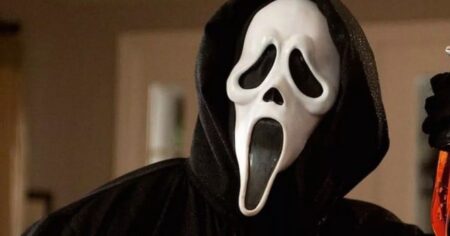Ghostface na franquia Pânico (Reprodução)