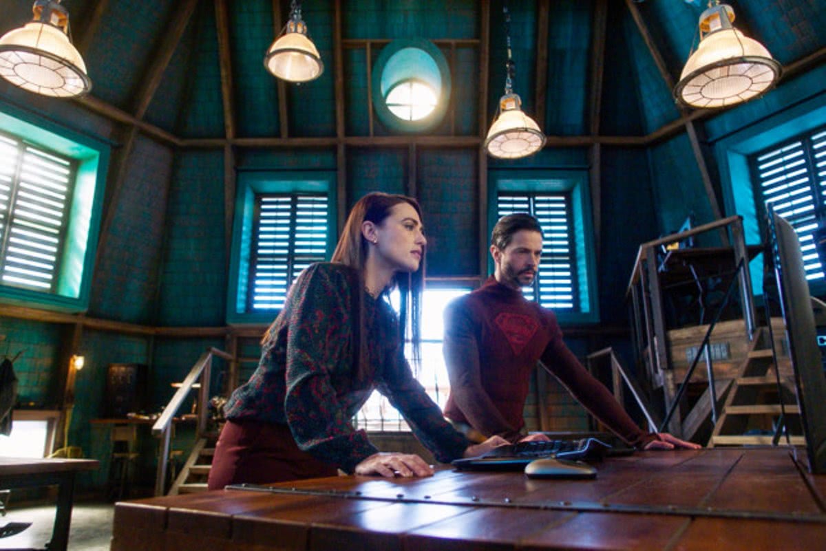Jason Behr fala da conexão entre Zor-El e Lena Luthor em Supergirl 1 Cena de Supergirl (Reprodução / The CW)