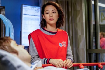 Romance Partner Track ganhará série estrelada por Arden Cho Arden Cho em Chicago Med (Reprodução)