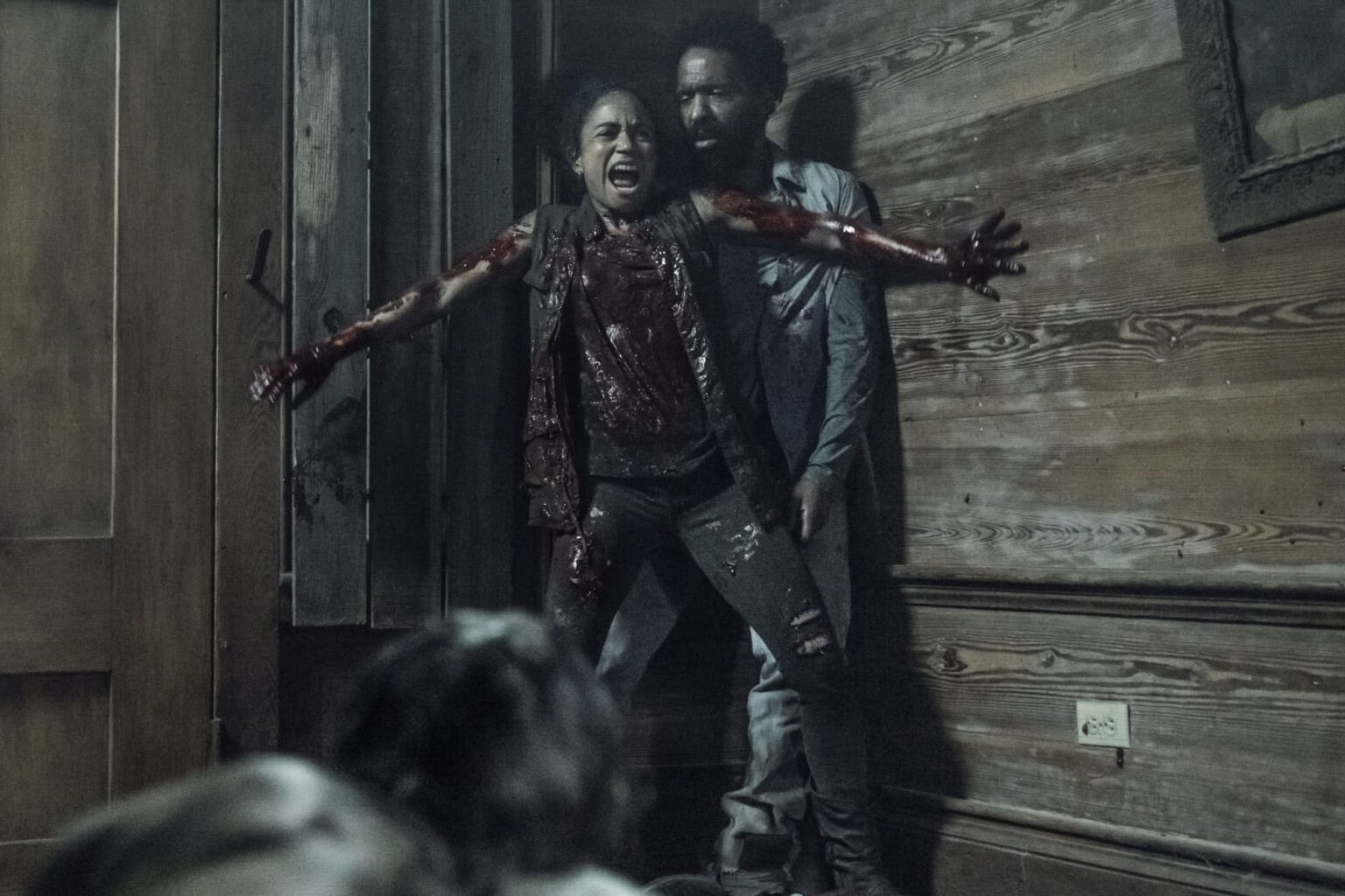 The Walking Dead ganha nova série derivada Connie (Lauren Ridloff) e Virgill (Kevin Carroll) em The Walking Dead