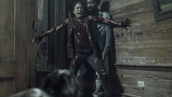 Connie (Lauren Ridloff) e Virgill (Kevin Carroll) em The Walking Dead