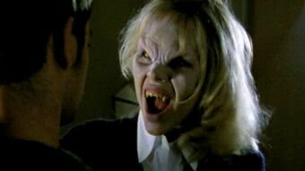 Darla (Julie Benz) em Buffy, A Caça Vampiros (Reprodução)