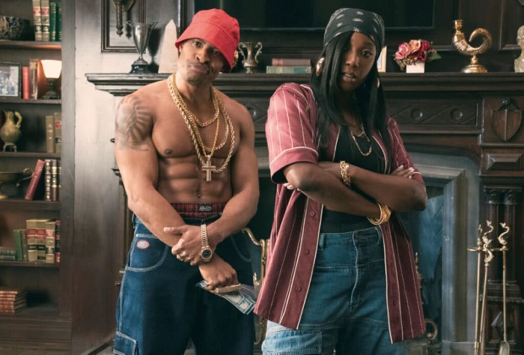 Troy (Brandon P. Bell) e Joelle (Ashley Blaine Featherson) em Cara Gente Branca (Divulgação / Netflix)