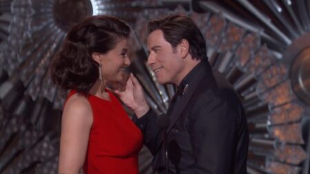 Idina Menzel e John Travolta no Oscar
