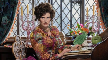 Vivian (Idina Menzel) em Cinderela (Reprodução)