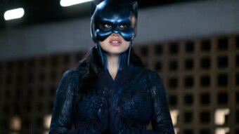 Yvette Monreal como Pantera II em Stargirl (Reprodução / The CW)