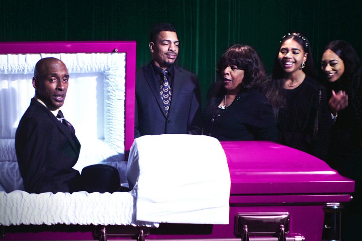 Reality show funerário é acusado de entregar as cinzas erradas para família 2 buried by the bernards cast