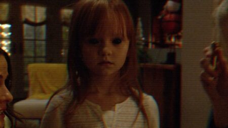 Novo filme de Atividade Paranormal ganha título Ivy George é Leila em Atividade Paranormal: Dimensão Fantasma (Reprodução)