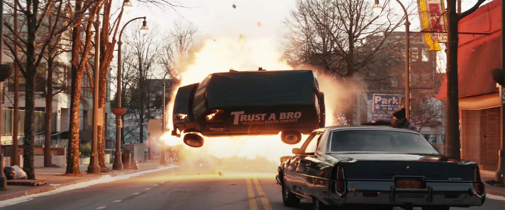 Confira as referências das HQs no trailer da série Gavião Arqueiro 6 Cena de Gavião Arqueiro (Reprodução / Marvel)