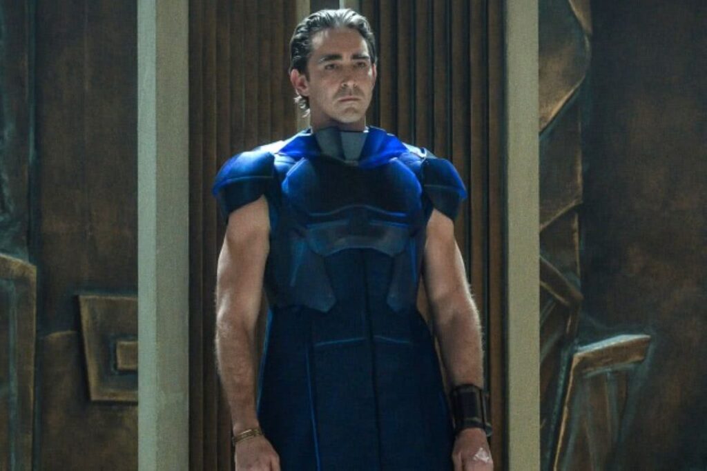 Lee Pace revela os sets mais louco e bonitos em que já trabalhou Lee Pace em Foundation (Reprodução / Apple TV+)