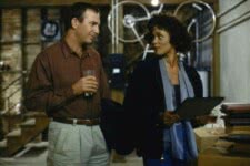 Kevin Costner e Whitney Houston em O Guarda-Costas (Reprodução)