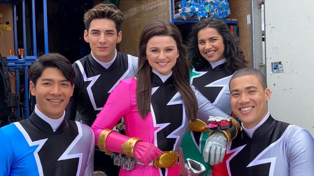 Power Rangers apresenta primeira Ranger LGBTQ+ da franquia Elenco de Power Rangers Dino Fury (Divulgação)