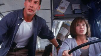 Keanu Reeves e Sandra Bullock em Velocidade Máxima (Reprodução)