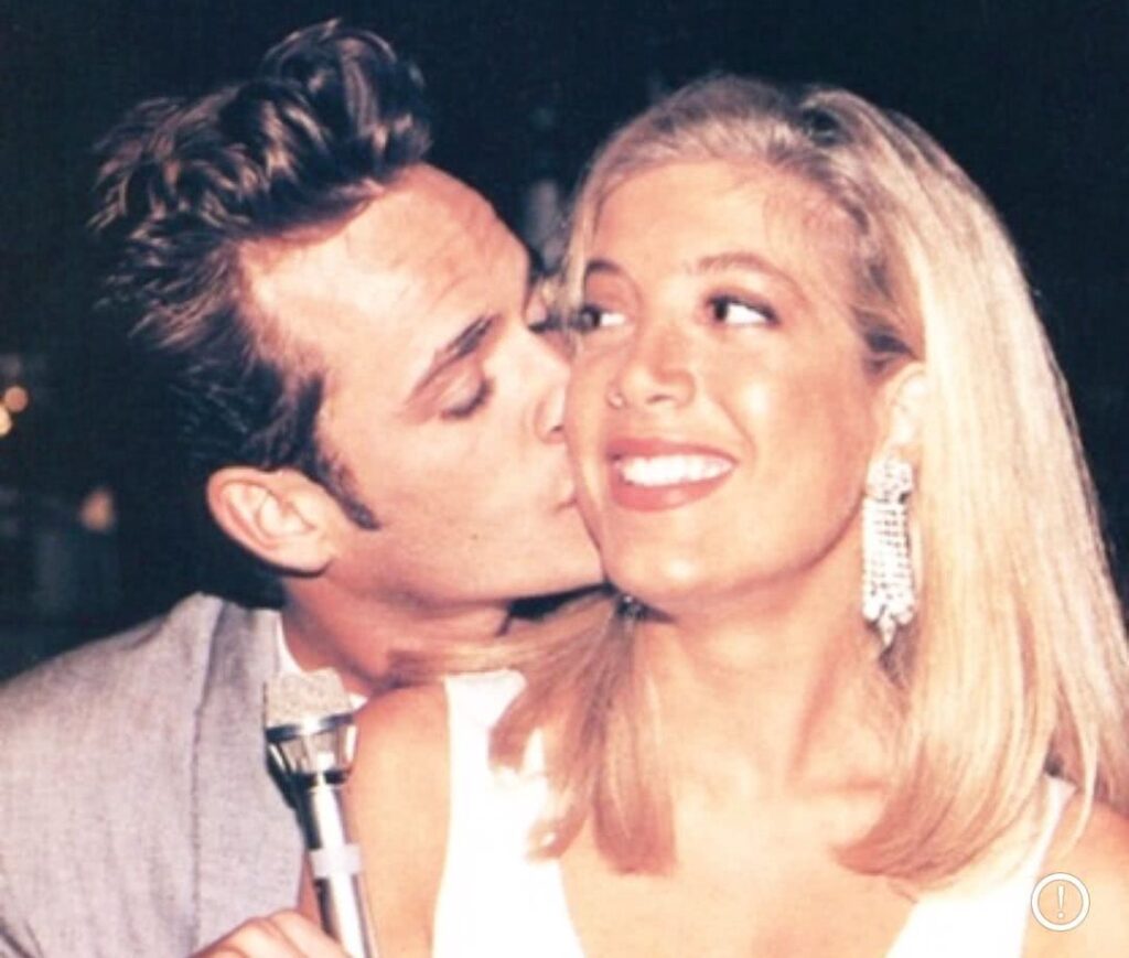 Luke Perry e Tori Spelling (Instagram)