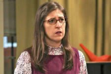 Amy (Mayim Bialik) em The Big Bang Theory (Reprodução)