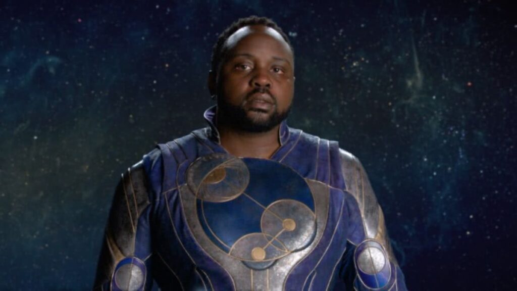 Marvel queria refletir o público ao escalar personagem gay em Eternos Bryan Tyree Henry phastos