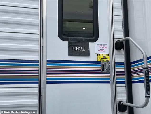 Camarim de Kaia Gerber em American Horror Story
