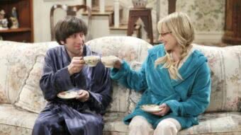 Howard (Simon Helberg) e Bernadette (Melissa Rauch) em The Big Bang Theory (Reprodução)