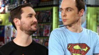 Wil Wheaton e Sheldon (Jim Parsons) em The Big Bang Theory (Reprodução)