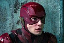Ezra Miller como Flash (Reprodução / DC)