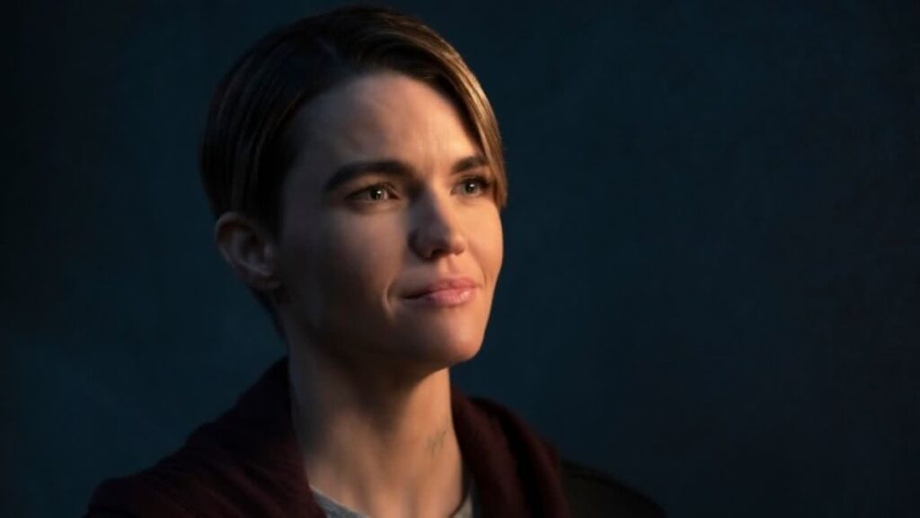 Warner Bros. responde denúncias feitas por Ruby Rose Ruby Rose (Divulgação)