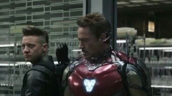 Jeremy Renner é o Gavião Arqueiro e Robert Downey Jr. é o Homem de Ferro no MCU (Divulgação)