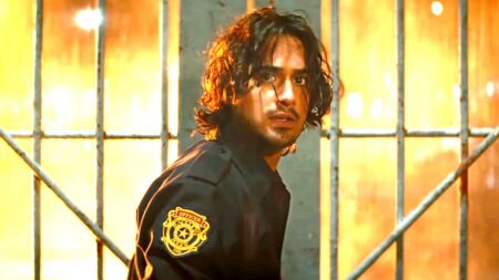 Avan Jogia como Leon em Resident Evil: Bem-Vindo a Raccoon City (Reprodução)