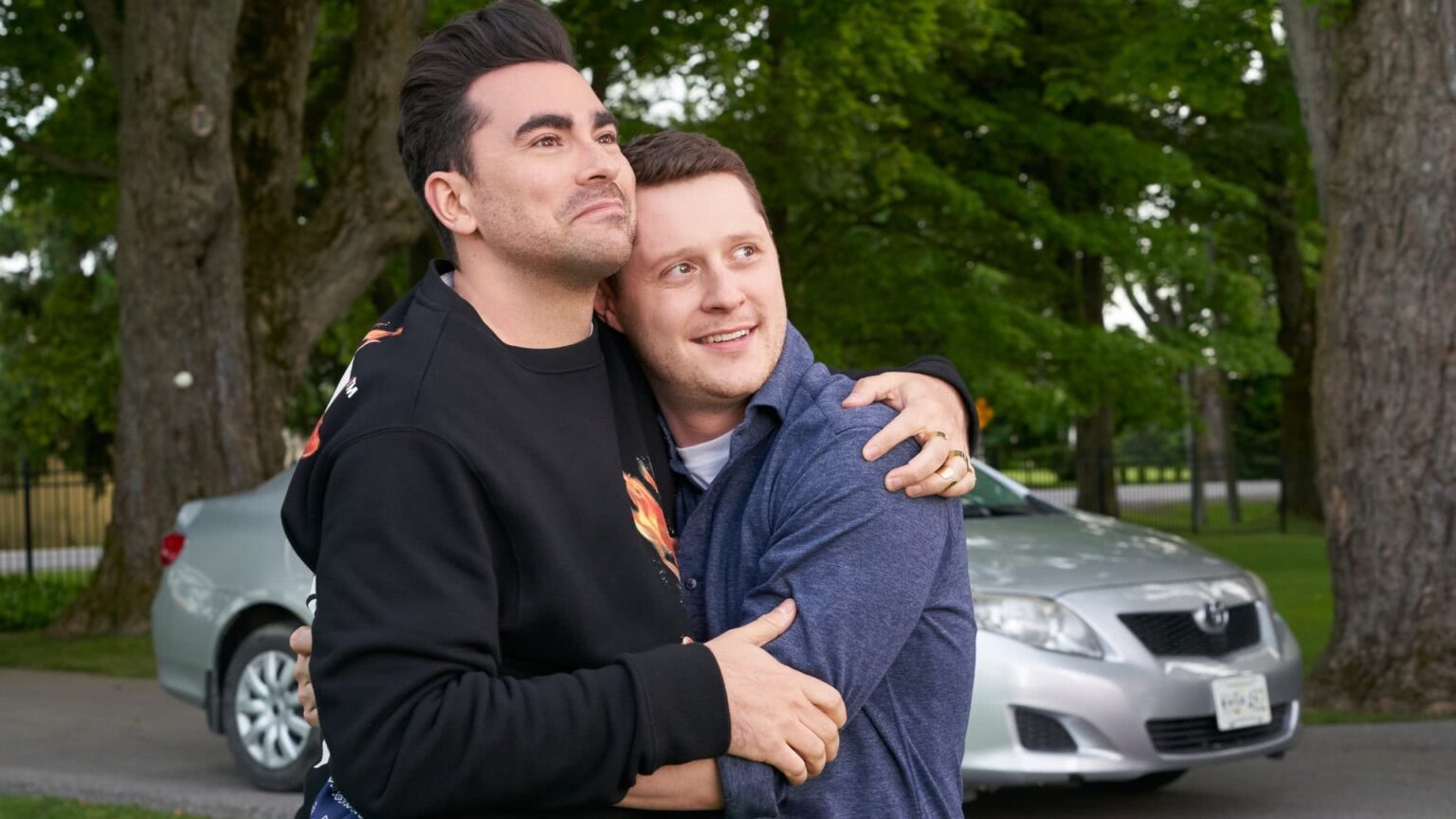 4 Melhores amigos que viraram casais na televisão David e Patrick em Schitt's Creek (Reprodução)
