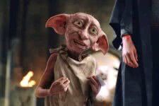 Dobby é libertado em Harry Potter e a Câmara Secreta (Reprodução)