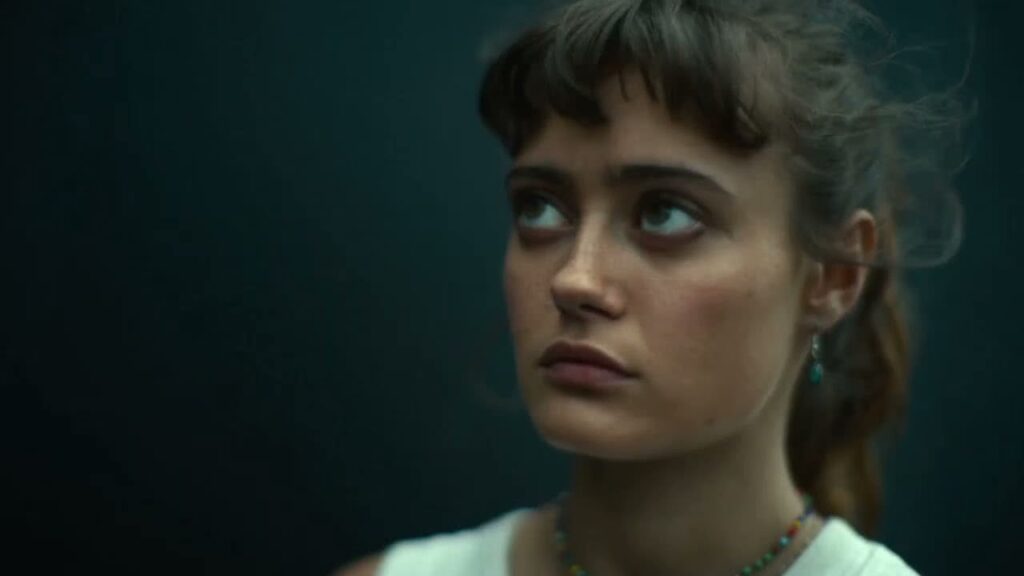 Kate ( Ella Purnell) em Army of the Dead (Reprodução)